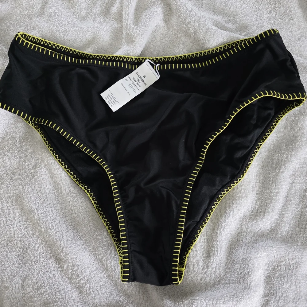 Cupshe Black Bikini with Neon Straps - Picture 6 of 7